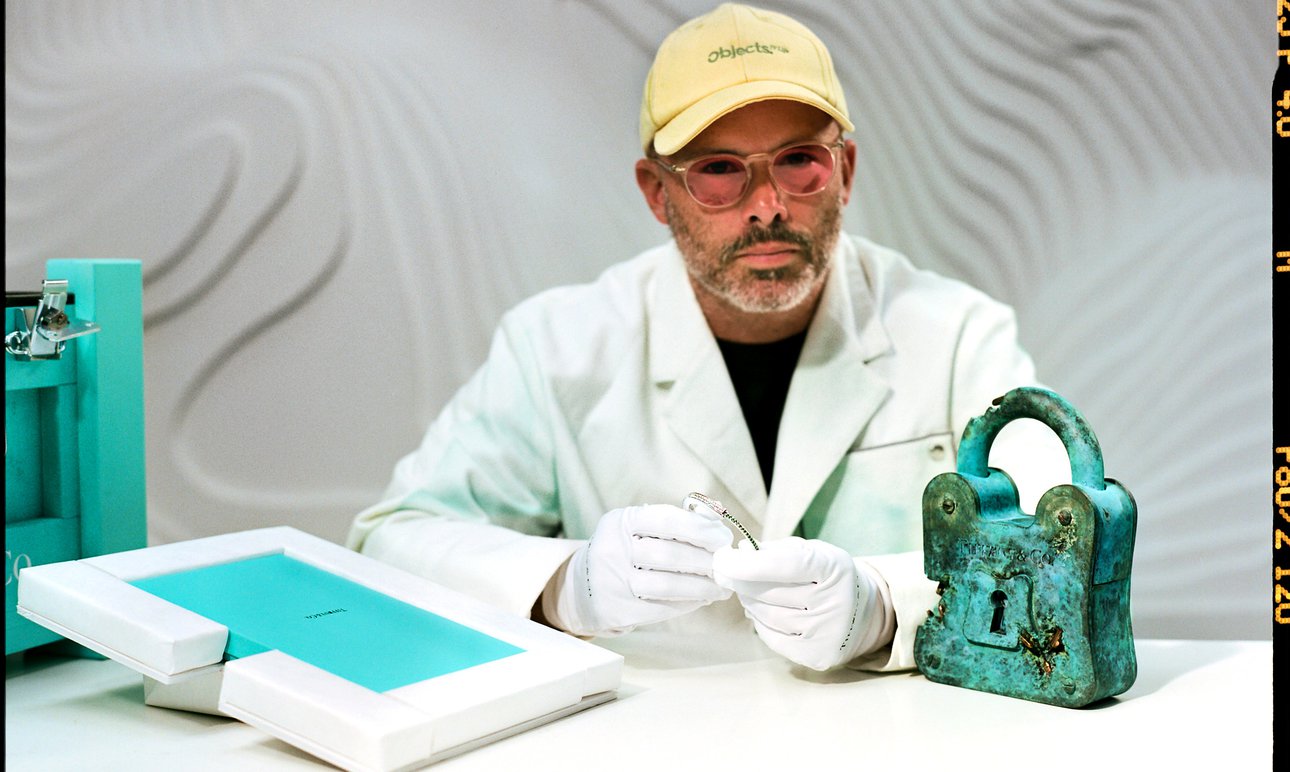 Дэниел Аршам переосмыслил один из самых часто встречающихся элементов украшений Tiffany — навесной замок. Фото: Tiffany & Co
