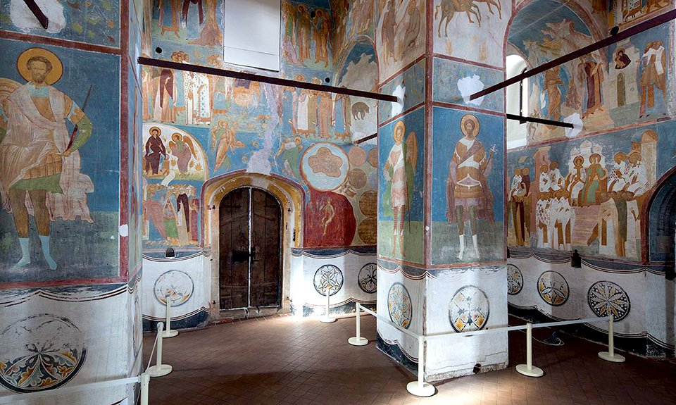 Комплекс фресок Ферапонтова монастыря уникален своей полнотой, но даже в нем немало утрат. Фото: Кирилло-Белозерский музей-заповедник