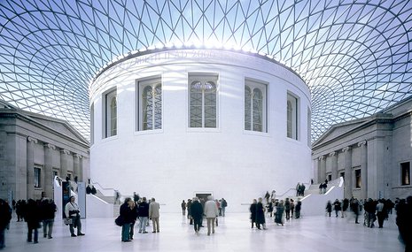 На Британский музей обрушились все беды сразу