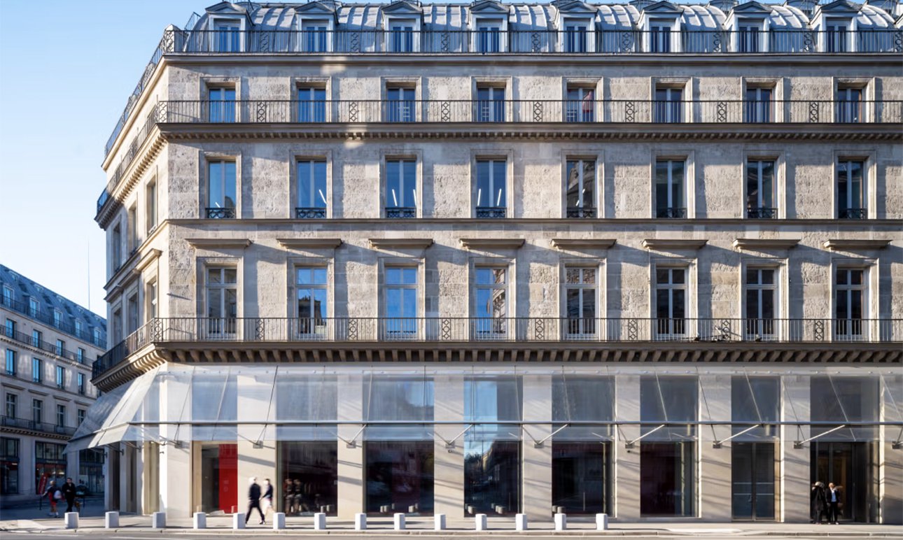 Фонд современного искусства Cartier открылся в новом пространстве на площади Пале-Рояль напротив Лувра. Фото: Fondation Cartier