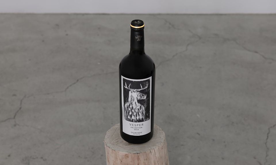 Компания Vesper создаст лимитированную коллекцию изысканных напитков с персонализированным дизайном бутылок от современных художников. Фото: Vesper