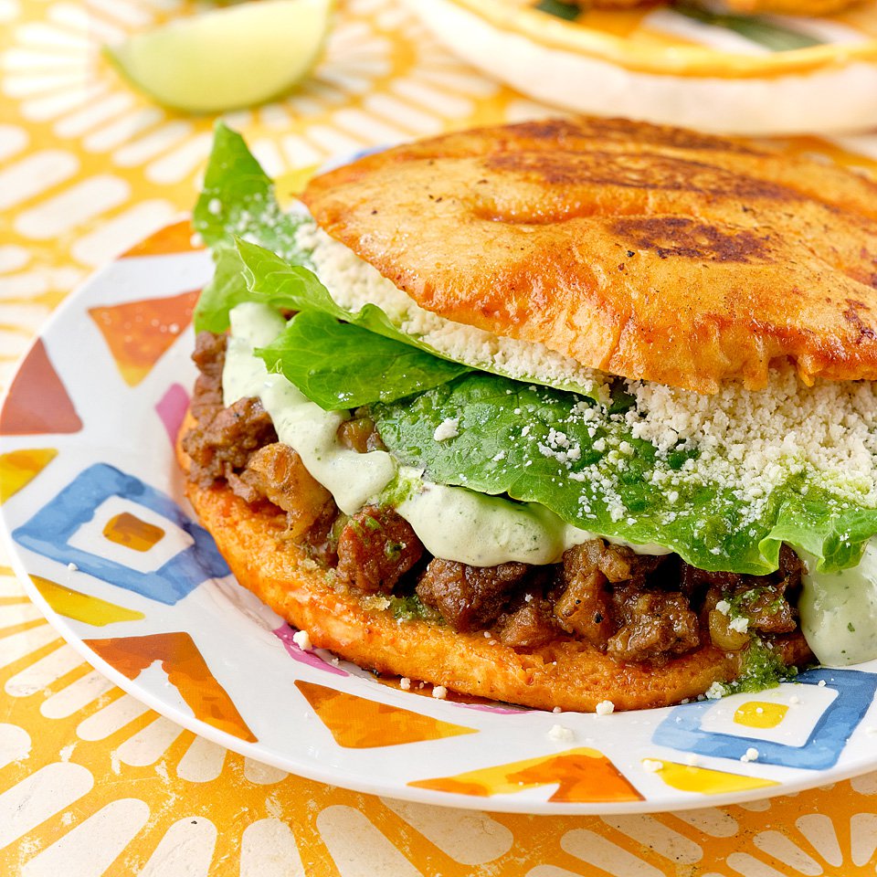 Сет «Мексика». Pambazo Sandwich. Фото: Novikov Group