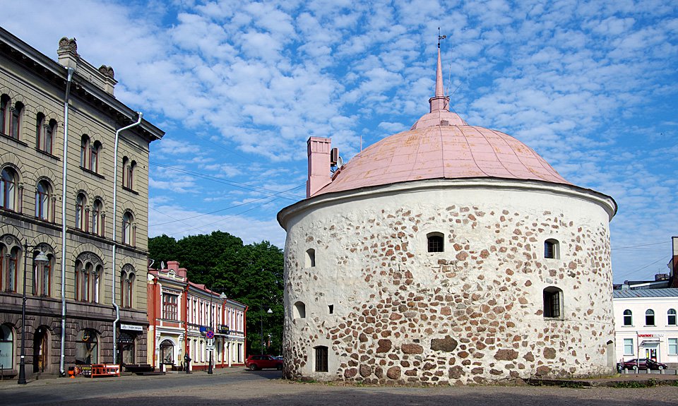 Круглая башня на Рыночной площади Выборга. Архитектор Ханс Берген. 1547-1550. Фото: Natalia Sidorova/Фотобанк Лори