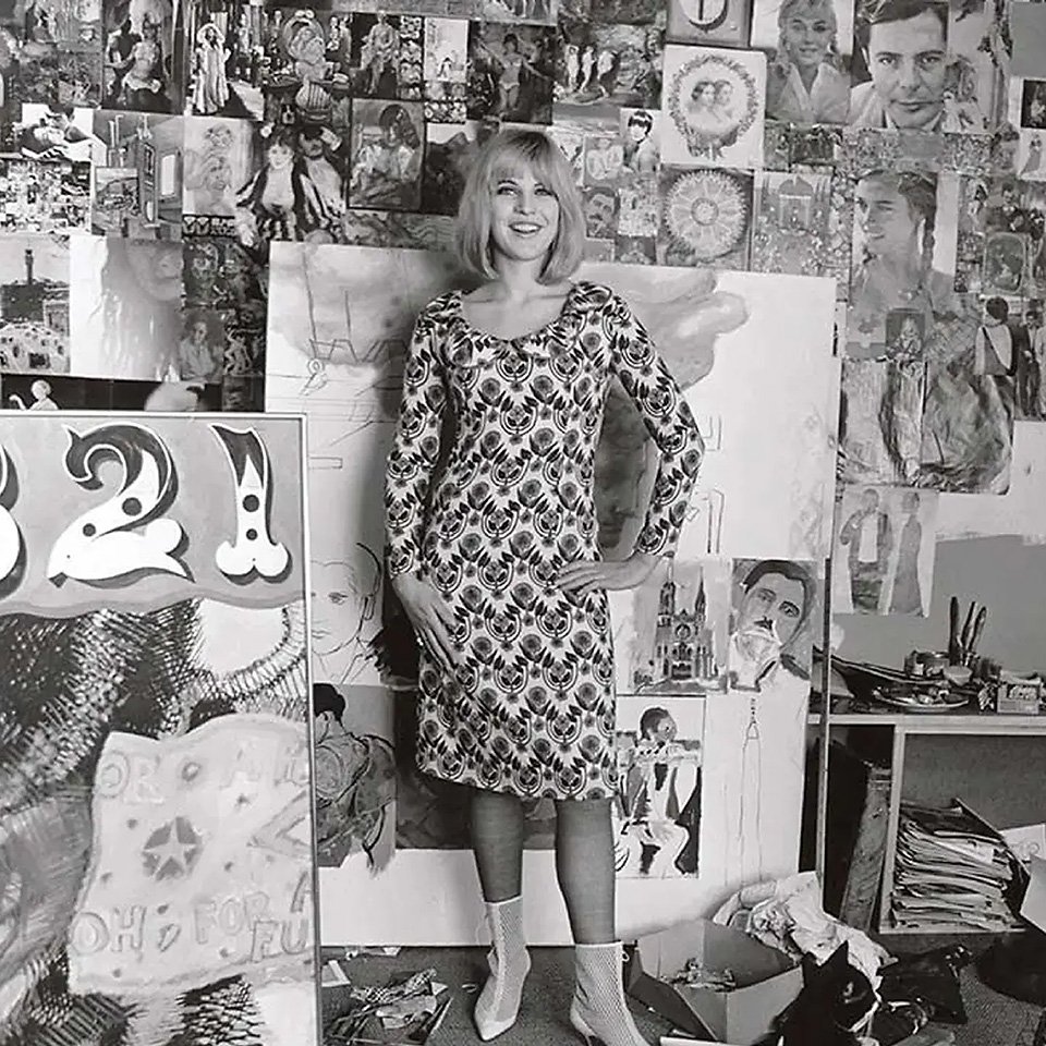 Полин Боти — в своей студии в 1963 году — была одной из четырех художниц, выставлявшихся на первой выставке поп-арта в Лондоне в 1961 году. Фото: National Portrait Gallery, London