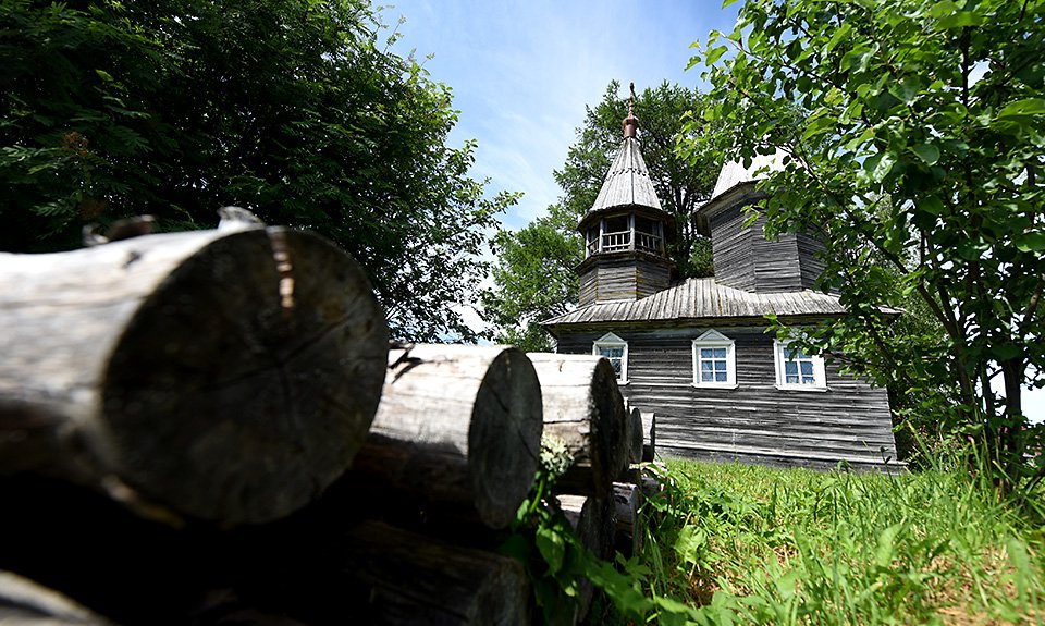 Одна из многочисленных деревянных церквей, сохранившихся на территории Кенозерского национального парка. Фото: Александр Коряков