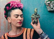 Косметику, наряды и автопортреты Фриды Кало показывают в Лондоне