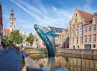 Триеннале в Брюгге и «Бофор-2018»: неон на каналах и зеркала на Северном море