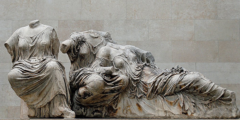 «Гестия, Диона и Афродита». Группа с восточного фронтона Парфенона. 438–432 до н. э. Фото: British Museum Marie-Lan Nguye