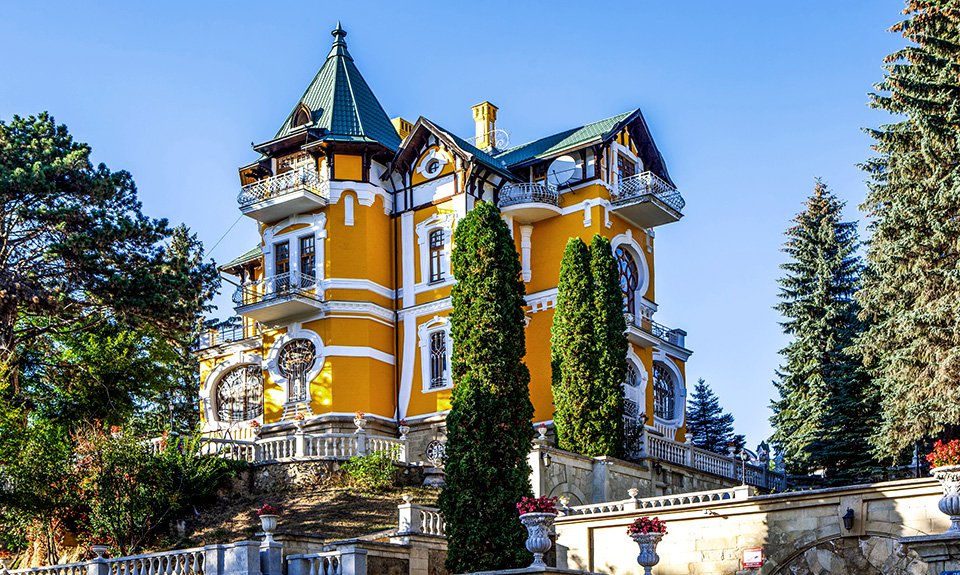 Усадьба Твалчрелидзе, также известная как «Дача Кшесинской», в Кисловодске. Фото: Сергей Афанасьев/Фотобанк Лори
