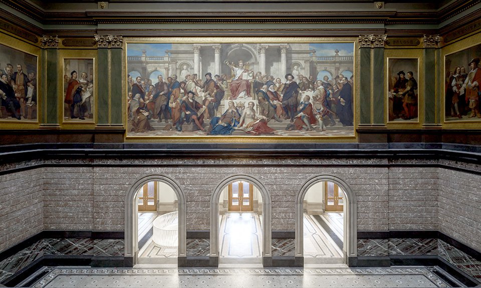 Интерьеры исторического здания Королевского музея изящных искусств Антверпена. Фото: Karin Borghouts
