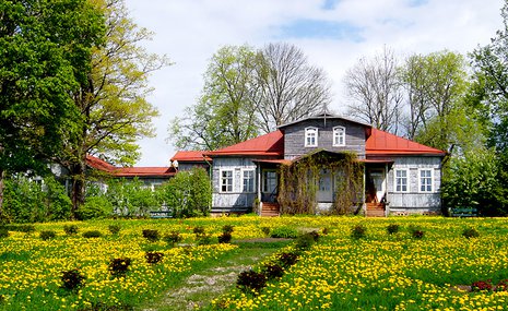 Музейщики намерены восстановить сгоревший музей-усадьбу Римского-Корсакова
