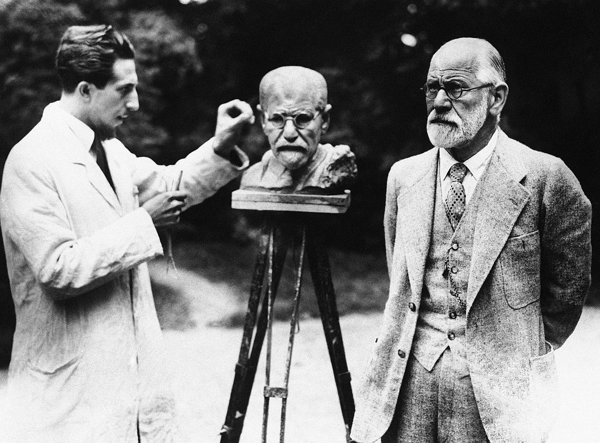 Sigmund Freud, father of psychoanalysis, poses for sculptor Oscar Nemon, 1931, in Vienna. AP Photo/ТАСС