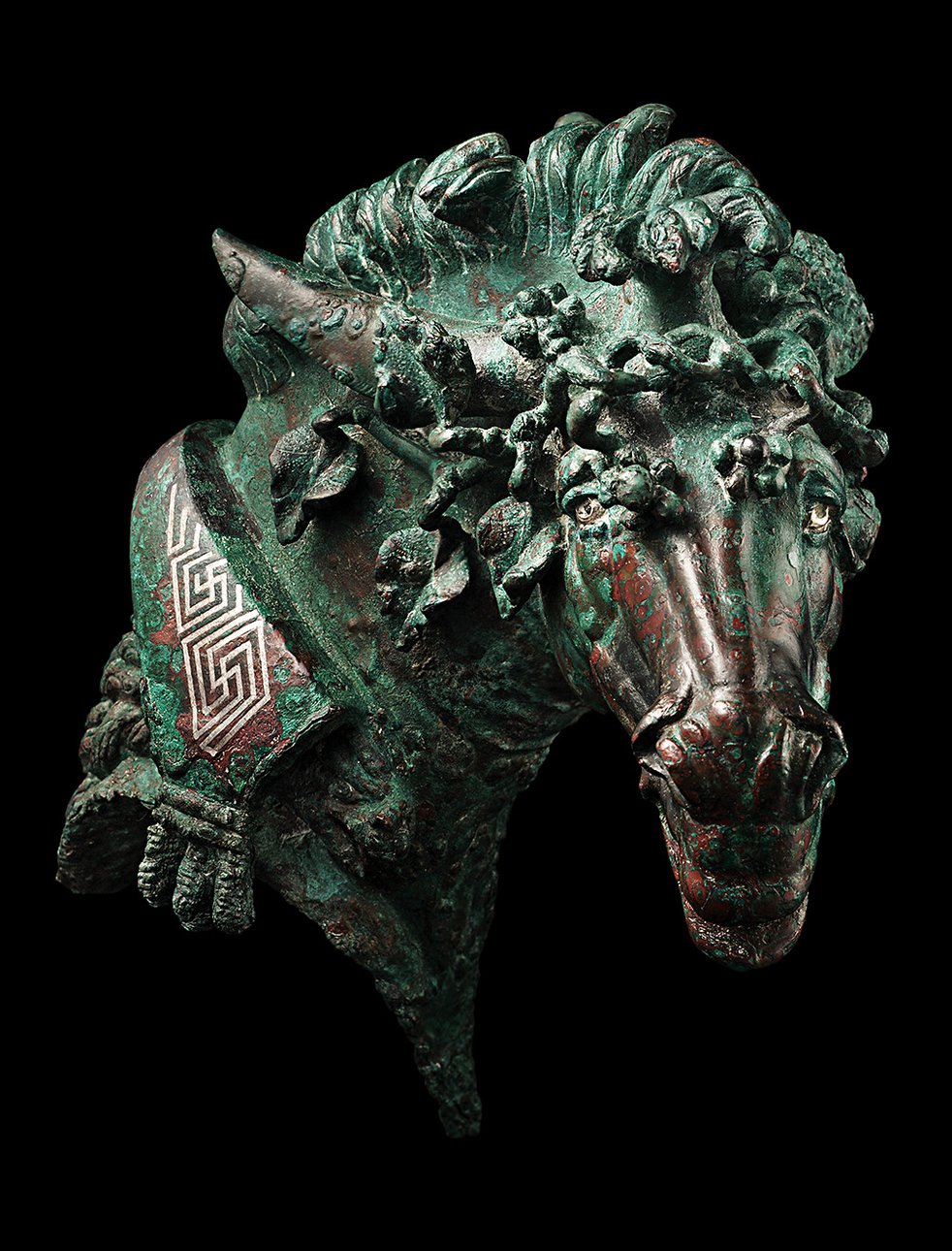 Навершие в форме головы лошади. II–I вв. до н. э. Бронза, серебряные вставки. Высота 17 см. Галерея David Aaron. Фото: BRAFA