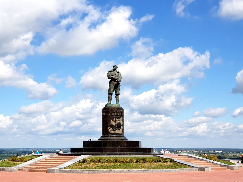 Памятник Валерию Чкалову в Нижнем Новгороде. Фото: Skorp24/Wikimedia Commo
