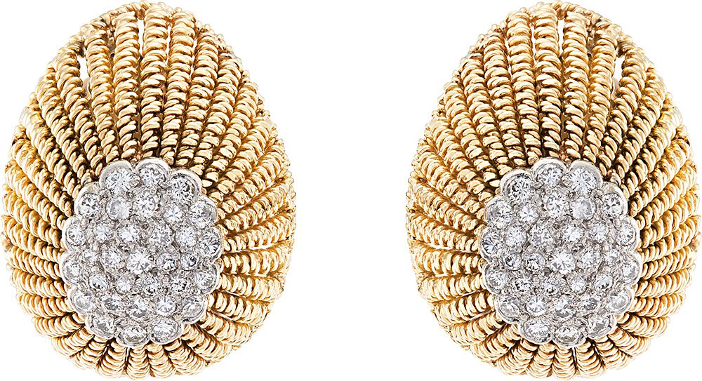 Серьги. Золото, платина, бриллианты. Фото: Van Cleef & Arpel