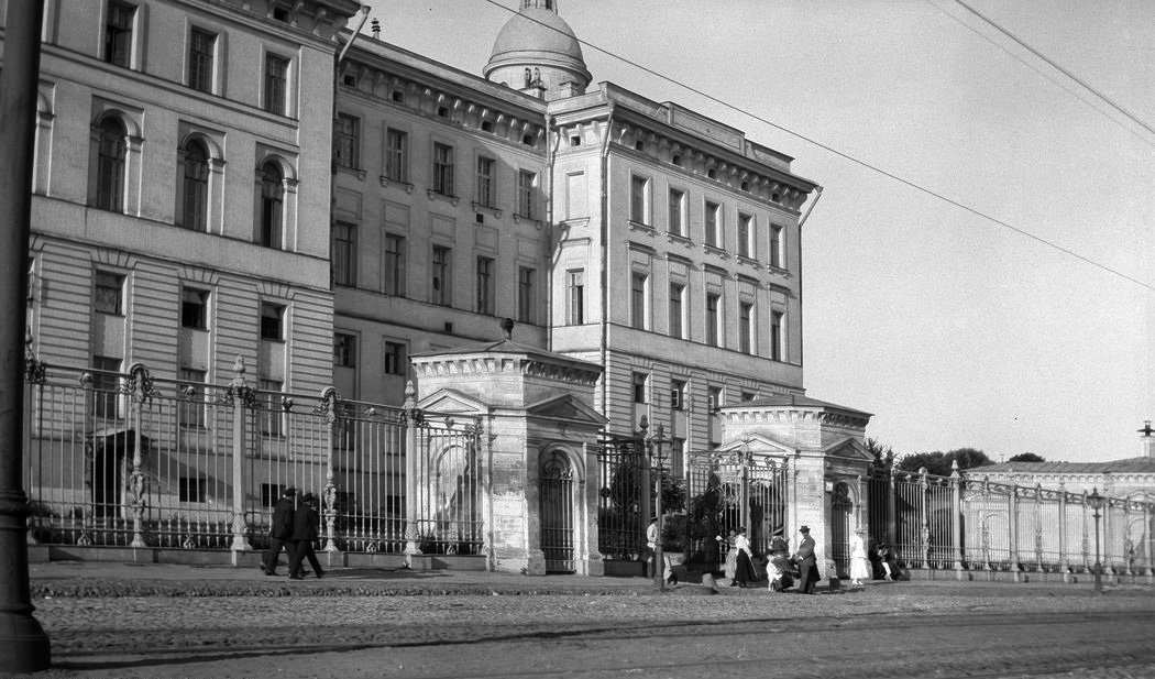 Вид на Воспитательный дом в период между 1913–1916 гг. Фото: Фотографии старой Москвы