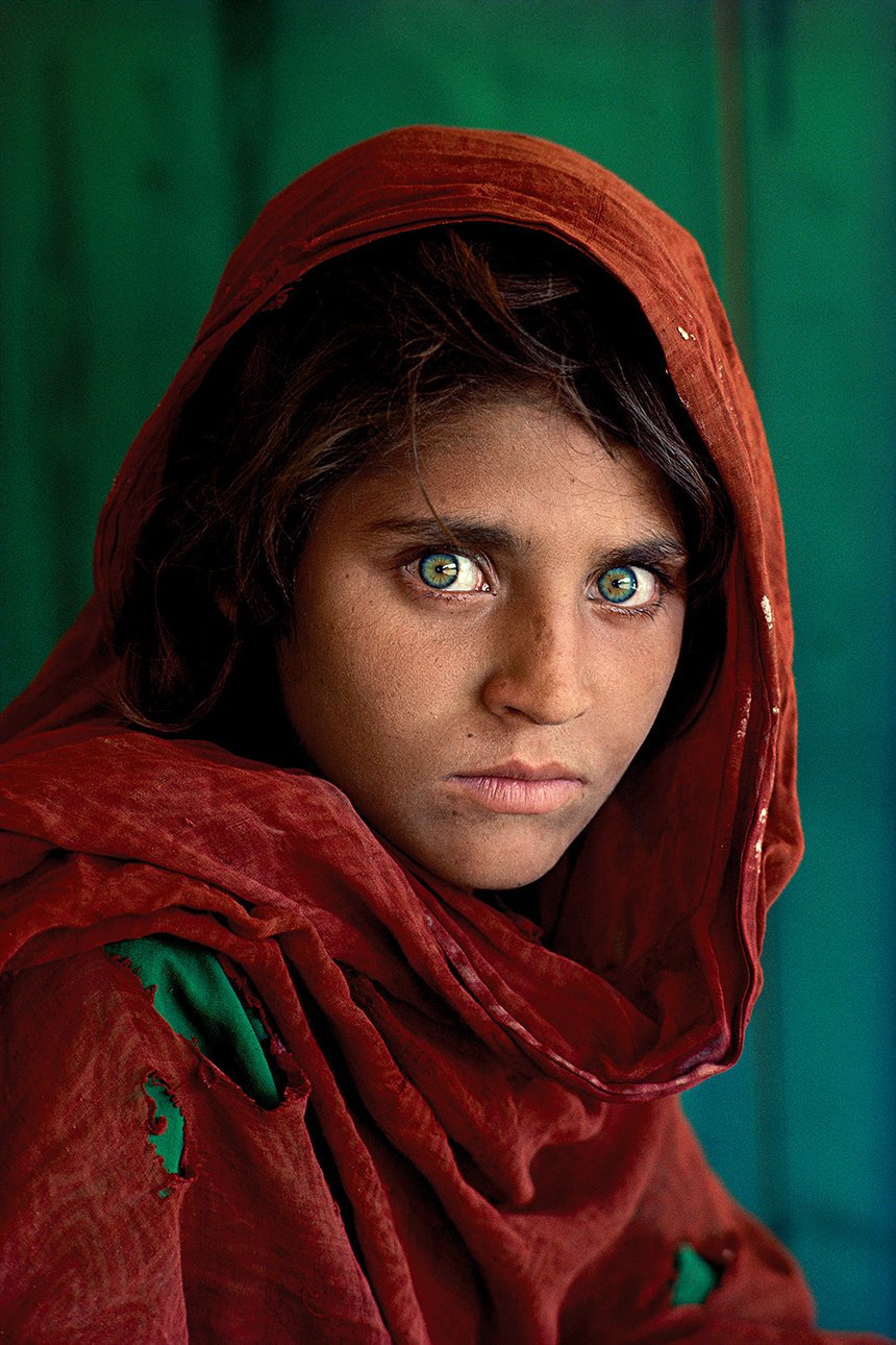 «Афганская девочка» (1984) Стива Маккари в Московском музее современного искусства. Фото: MMОMA