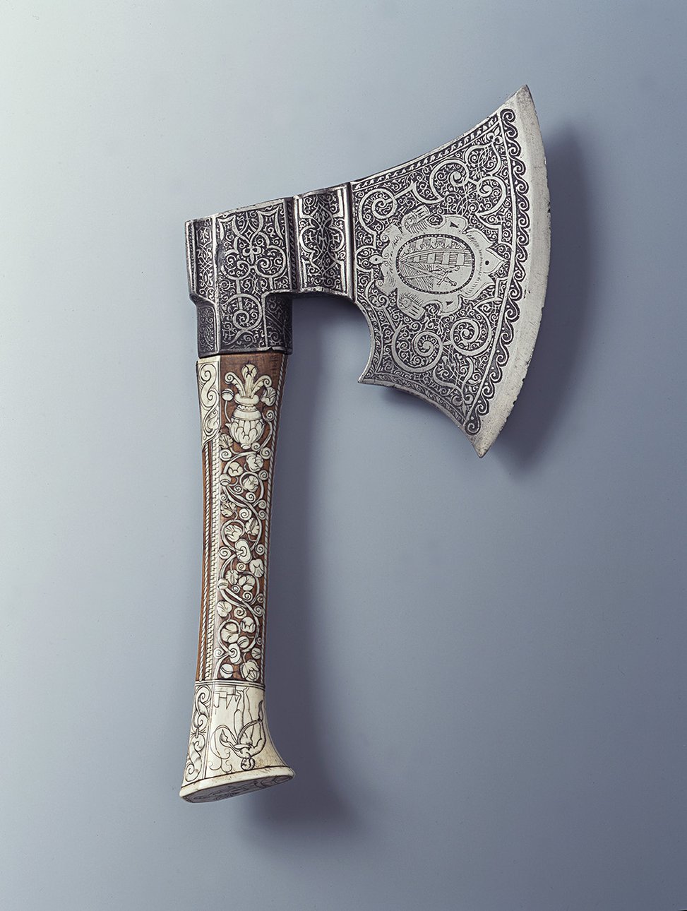 Топорик. Нюрнберг, около 1570 г. Фото: Оружейная палата, Государственные художественные собрания Дрездена.