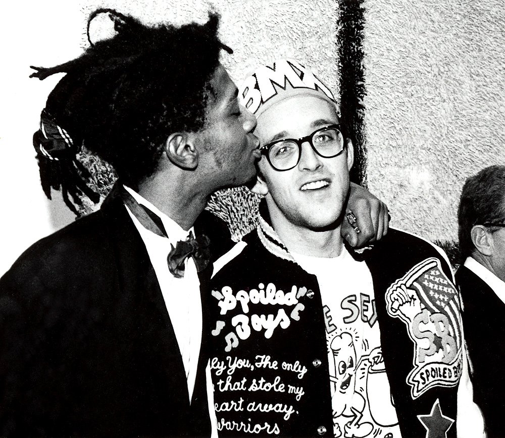 Кит Харинг и Жан-Мишель Баскиа. Нью-Йорк, 1987 г. Фото: George Hirose © George Hirose Basquiat_Haring_Whitney_Museum_1987