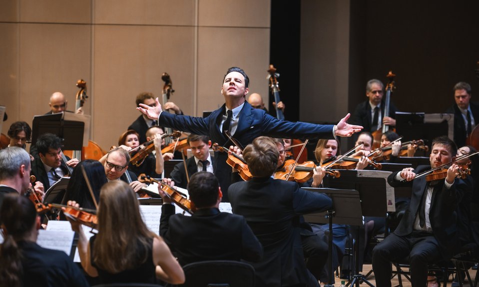Теодор Курентзис и оркестр musicAeterna.   Фото: Андрей Чунтомов