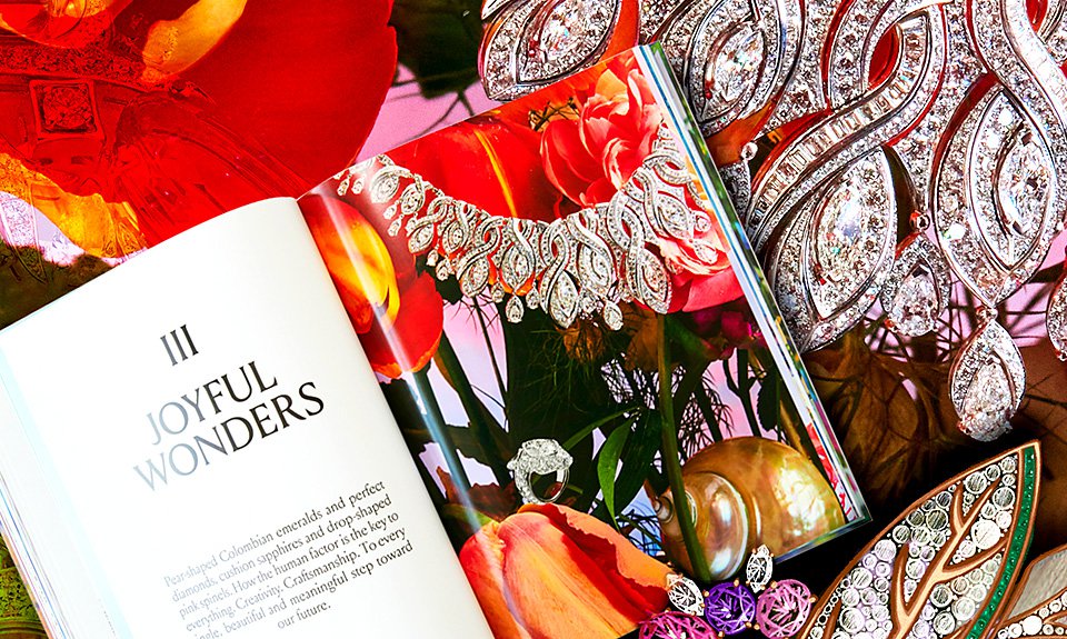 Разворот книги Eden: The Garden of Wonders. Фото: Bulgari