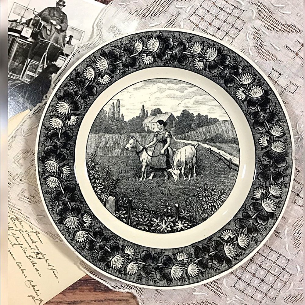 Старинные немецкие тарелки Villeroy & Boch. Клеймо: 1874-1909 гг. Фото: @antiques_moscow