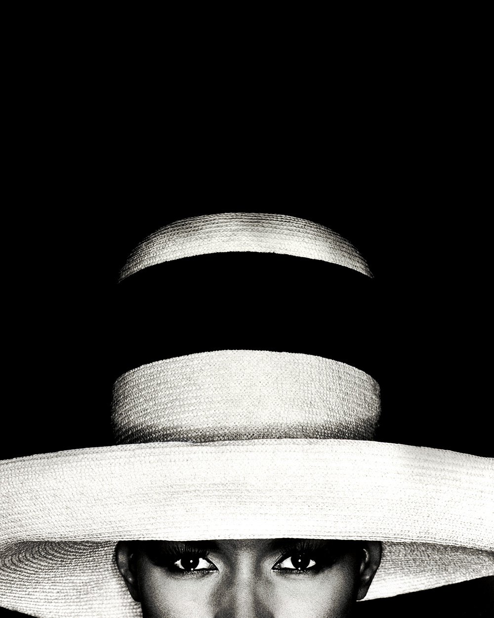 Грег Горман. «Грейс Джонс в шляпе. Лос-Анджелес». 1991. Архивная пигментная печать. 100х130. Тираж 6/10. Фото: Still Art Foundatio