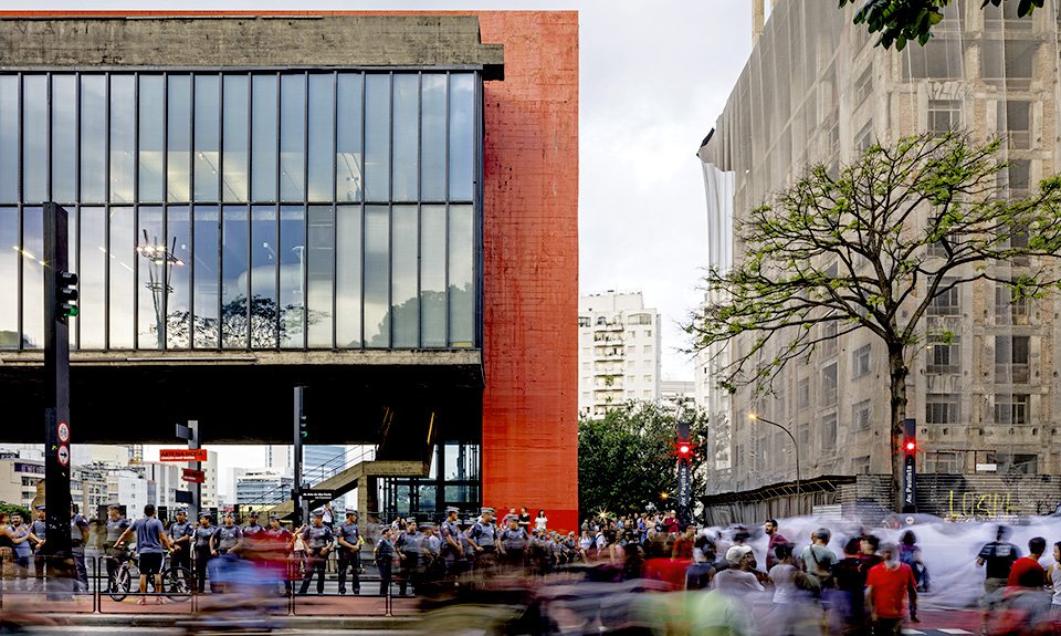 Здание Художественного музея Сан-Паулу по проекту Лины Бо Барди. Фото: Leonardo Finotti