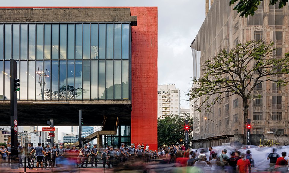 Художественный музей Сан-Паулу, построенный про проекту удостоенной почетного «Золотого льва» Лины Бо Барди. Фото: La Biennale di Venezia
