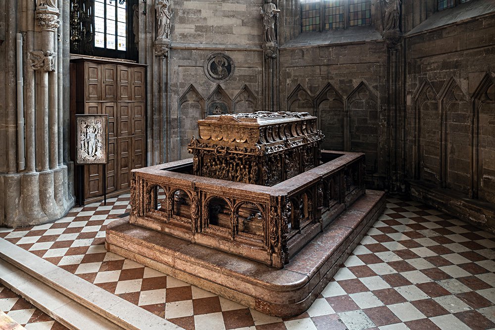 Гробница императора Фридриха III в венском соборе Святого Стефана. Фото: KHM-Museumsverband