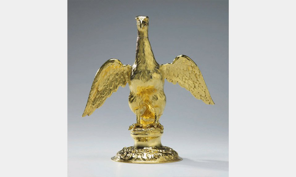 Сосуд в виде золотого орла, в котором хранится масло для помазания на царство. 1661. Фото: Royal Collection Trust / © His Majesty King Charles III 2023