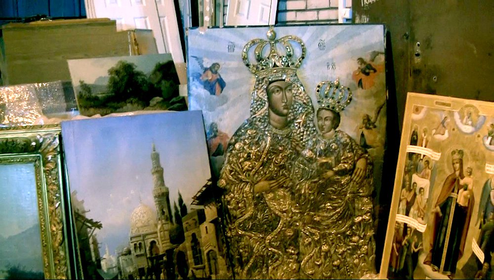 Предметы из конфискованной коллекции Жанны Буллок и Алексея Кузнецова. Фото: Следственный комитет РФ
