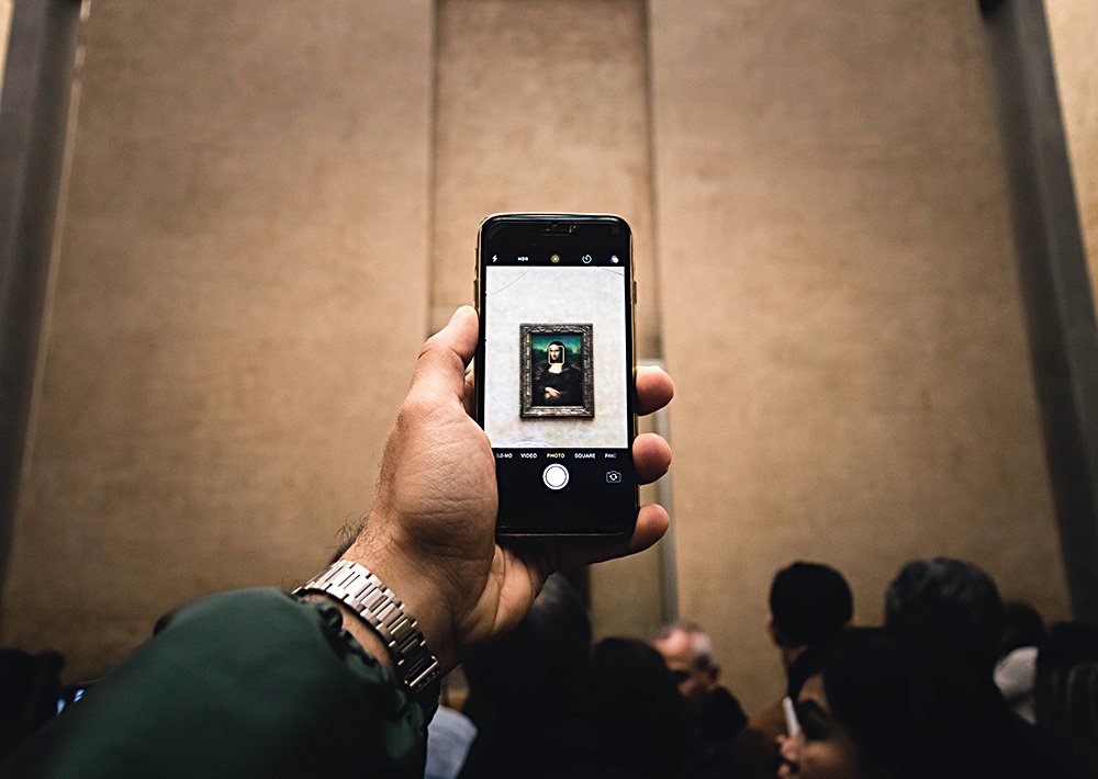 Возможности в свободное время просто зайти на постоянную экспозицию или в любимый зал Лувра, когда очереди нет или она терпима, теперь не будет. Фото: Fabrizio Verrecchia