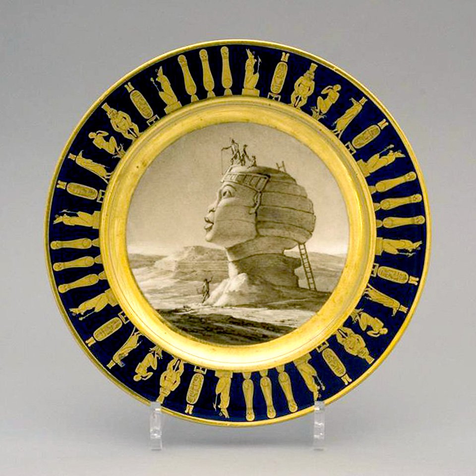 Тарелка десертная из «Египетского сервиза». 1806-1808. Фото: Музей-усадьба «Кусково»