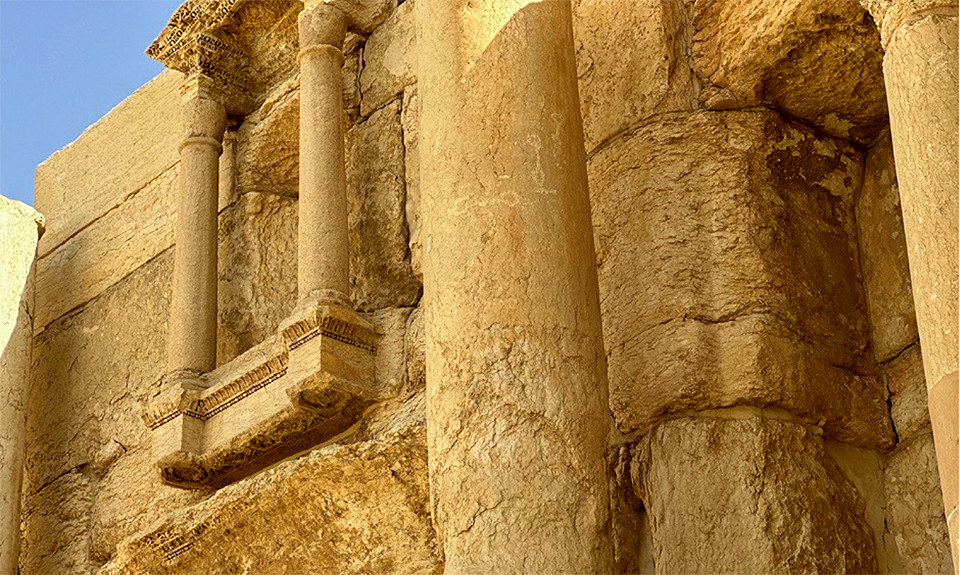 Пальмира, один из шести объектов всемирного культурного наследия ЮНЕСКО в Сирии, серьезно пострадала от варварских действий исламских боевиков в 2015– 2017 годах. Фото: ИИМК