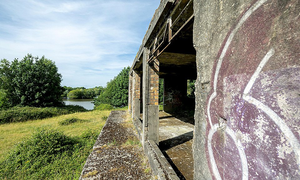 Над железобетонным зданием основательно поработали вандалы. Фото: National Trust
