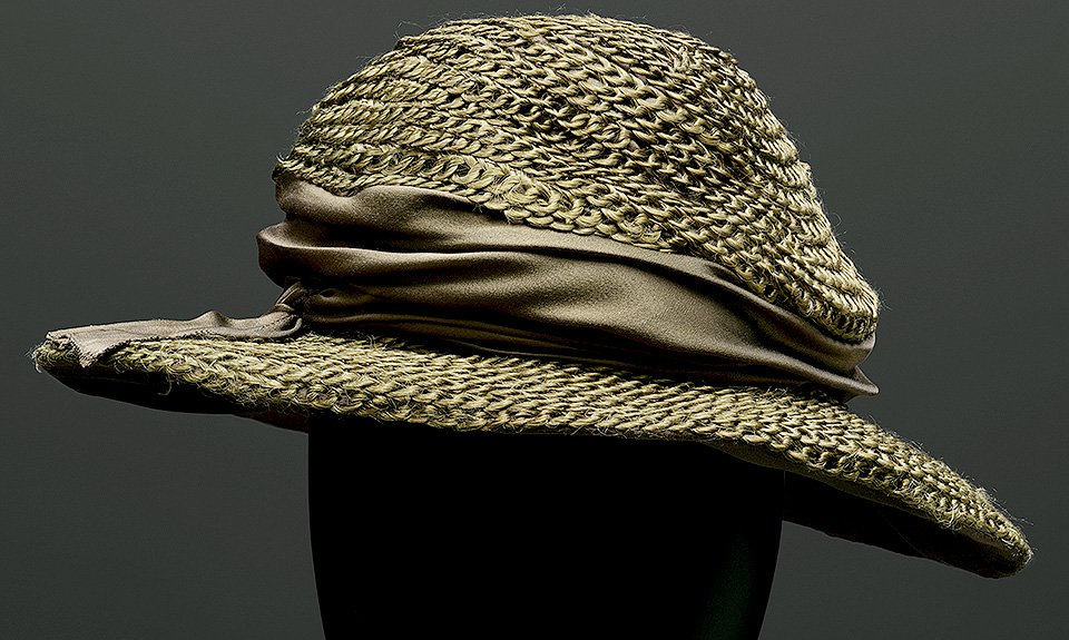 Габриель Шанель. Шляпа. 1917. Фото: CHANEL / Photo: Nicholas Alan Cope