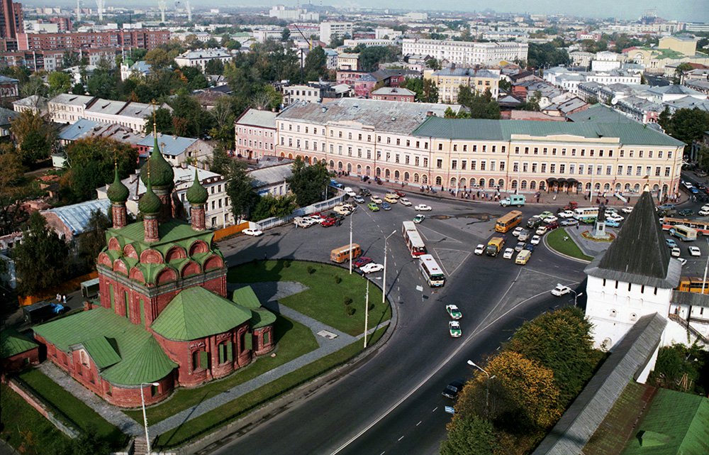 Ярославль. Вид на Богоявленскую площадь. 1994 г. Sergei Metelitsa/TASS