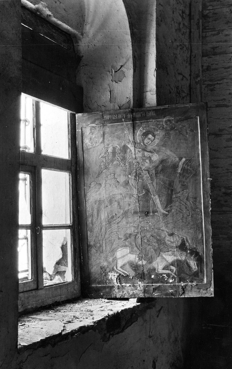 Икона Св. Дмитрия Солунского использовалась вместо ставни. Фото: Архив ВХНРЦ имени И.Э.Грабаря