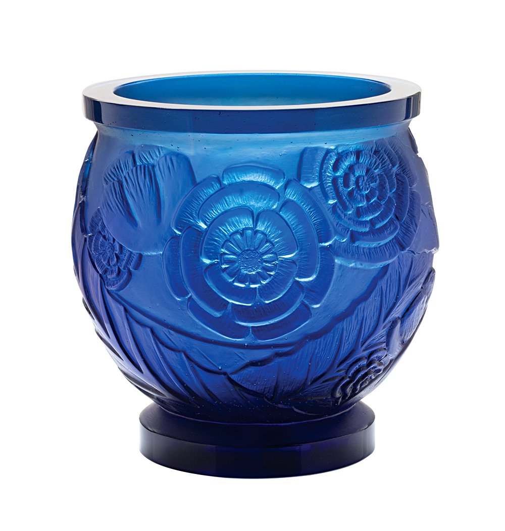 Синяя ваза Daum из юбилейной коллекции Empreinte. Лимитированная серия 375 экз. Фото: Daum