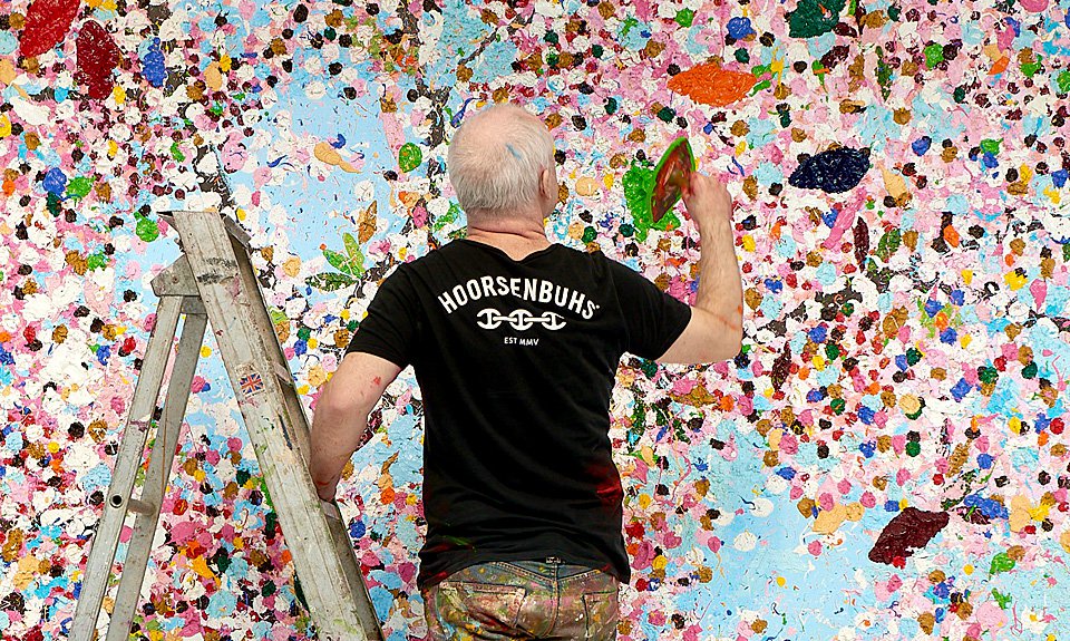 Дэмиен Хёрст в своей студии. 2020. Фото: Prudence Cuming Associates/Damien Hirst and Science Ltd