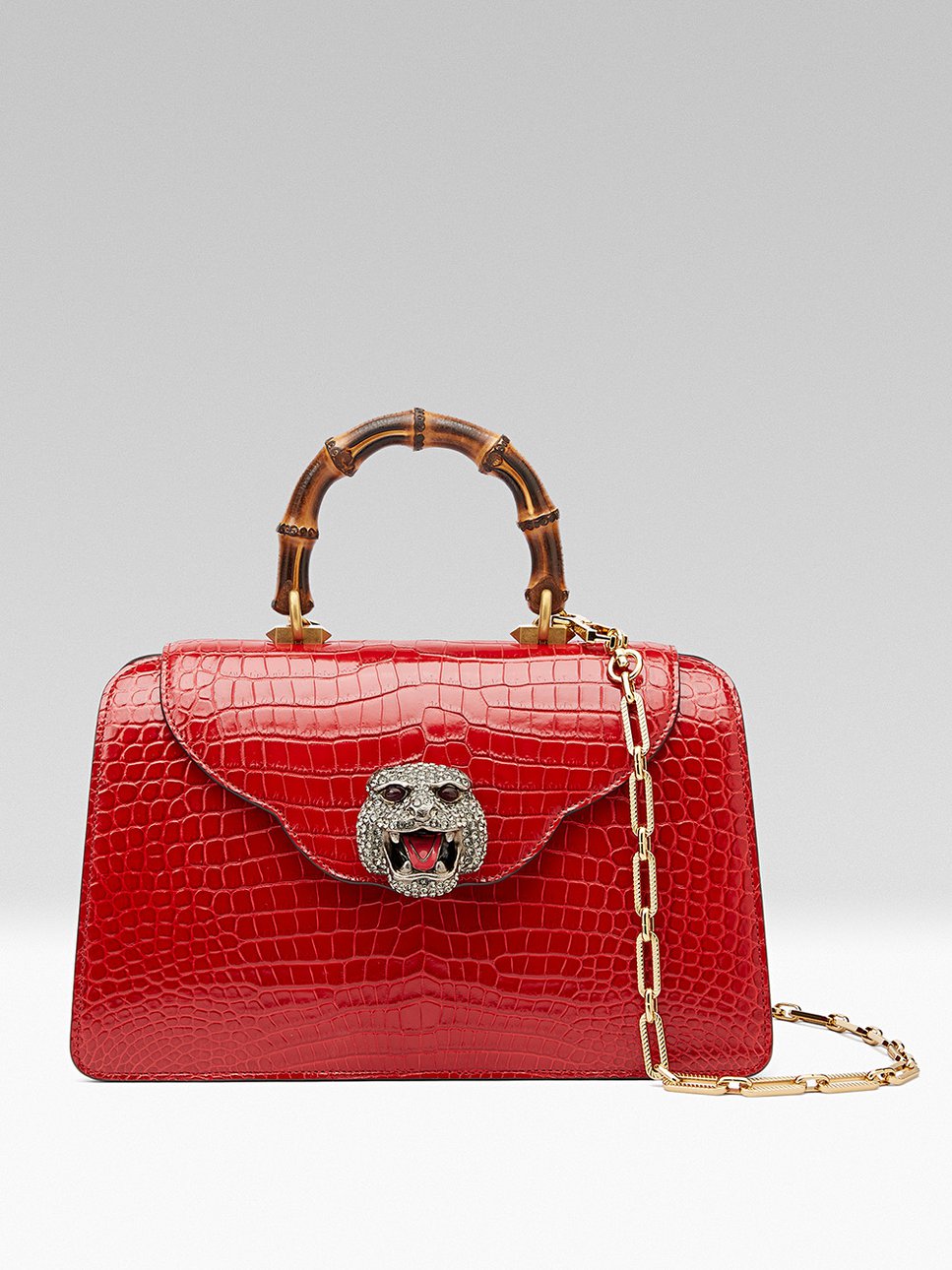Сумка Gucci из кожи крокодила, одна из новых моделей осенне-зимней коллекции марки