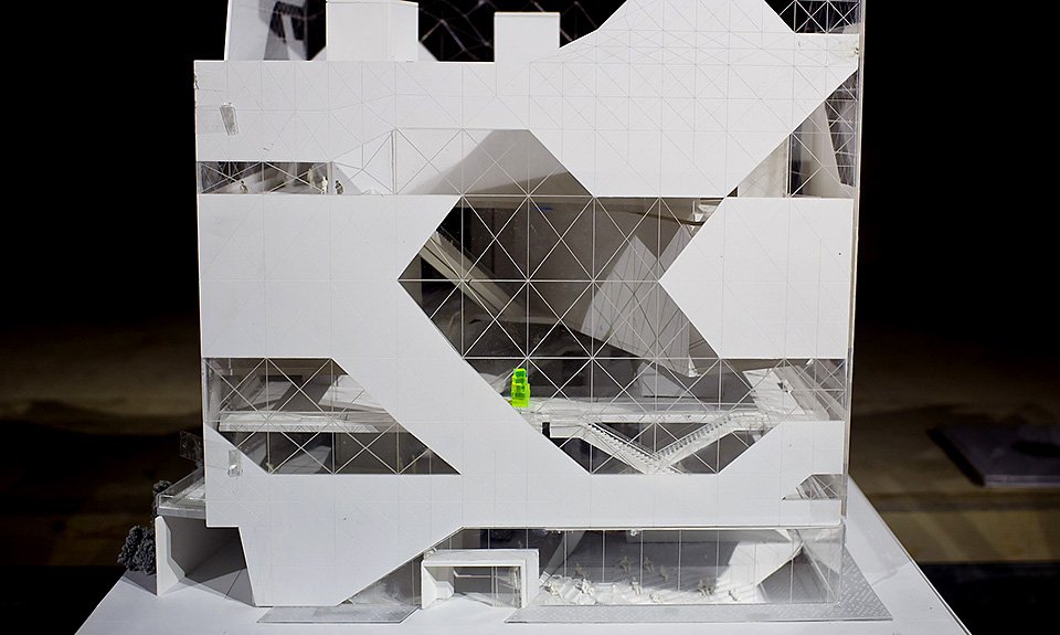 Приметной чертой проекта Хани Рашида были необычные фасады, которые защищали произведения искусства от разрушающего воздействия дневного света. Фото: пресс-служба Москомархитектуры