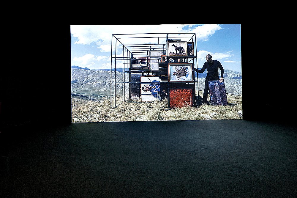 Видео Таус Махачевой "Канат" в основном проекте биеннале Viva Arte Viva Фото: Франческо Галли