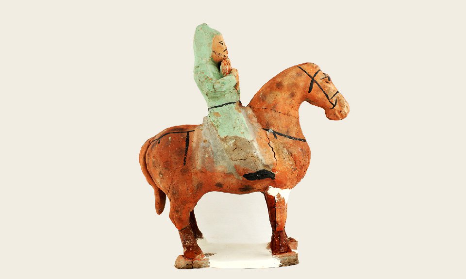 Основные предметы экспозиции получены из государственных и частных монгольских коллекций, например из нового Национального музея Чингисхана. Фото: Musée de Karakorum