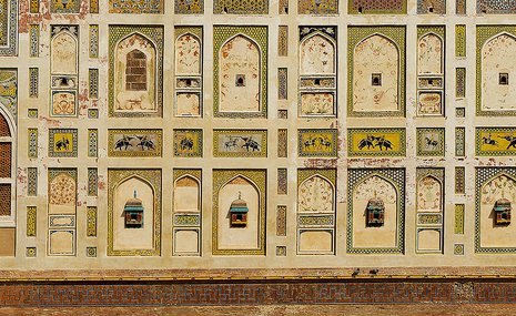 Крепость в Лахоре обретает былое величие, сохраняя атмосферу места