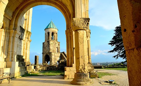 В Кутаиси на поиски золотого руна, старинных монастырей и аутентичной архитектуры