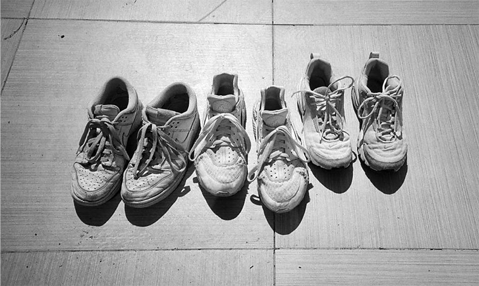 Маша Демьянова. Из цикла OCD Series: Shoes, посвященного обсессивно-компульсивному расстройству. 2016. Фото: Sample