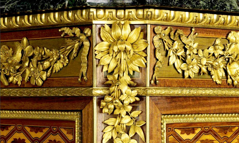 Фрагмент мебели, изготовленной Ризенером для Марии-Антуанетты. Фото: The Wallace Collection