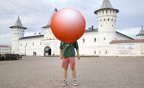 Красил Макар: «Я собрал из протоформ народной росписи собственную азбуку»
